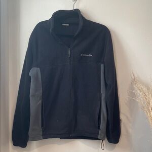 Columbia Men's Black and Gray Performance Jacket B124